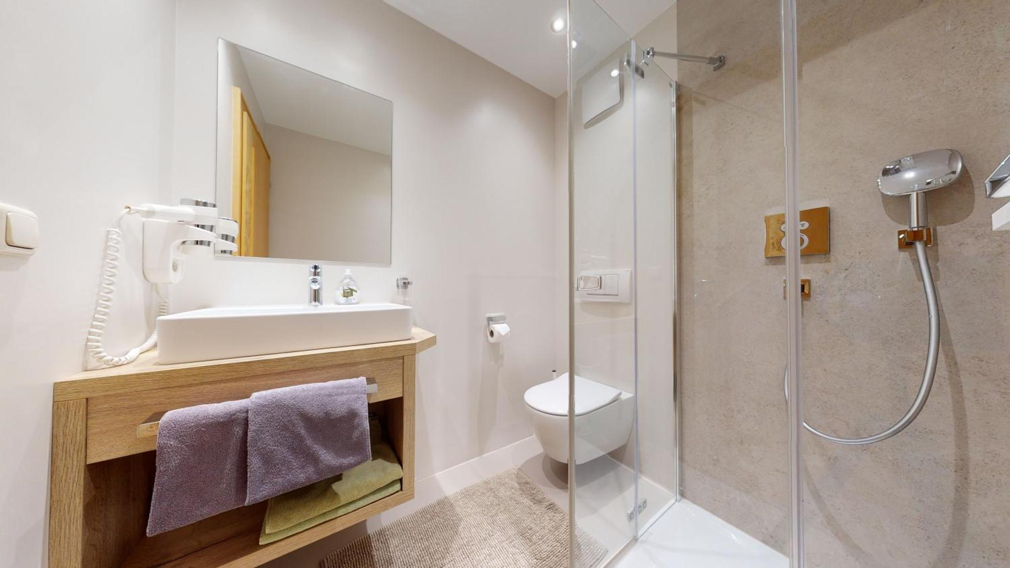 Triple Room,1612883937:JPEG