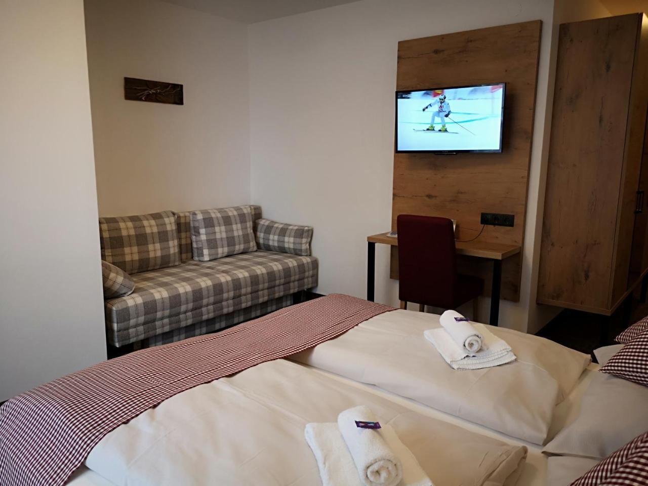 Deluxe Double Room,750438161:JPEG
